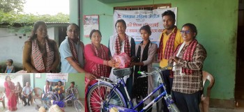 रामग्राम महिला जेसीज द्वारा अति विपन्न परिवारलाइ साइकल तथा खद्यन्न सामाग्रि वितरण
